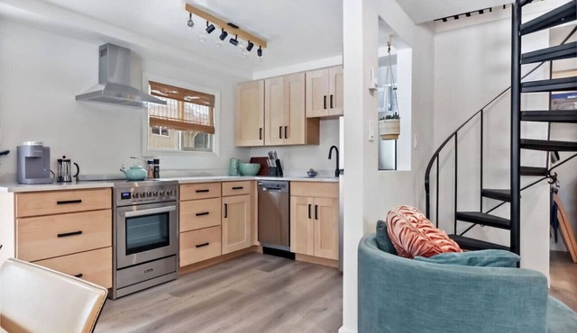 Boho Southwest Modern Unit 3 with Butte Mtn Views!