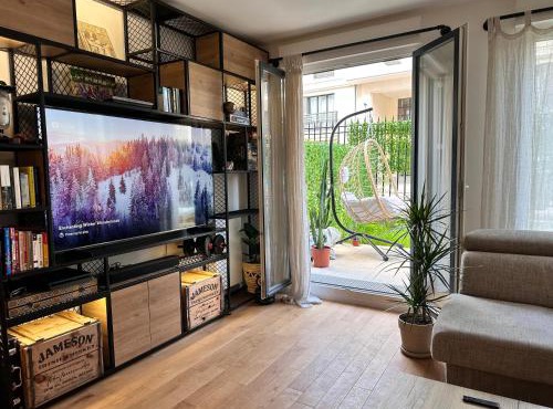 Boho style apartment - 7 mins from Paris Center - Garden and underground parking