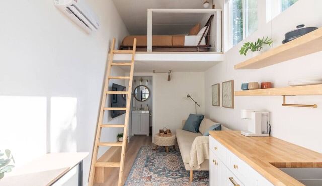 BoHo Tiny Home - Walkable to East Austin’s Best!