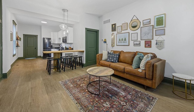 BoHo Townhome|Near the River|5 Min to Spooky Nook