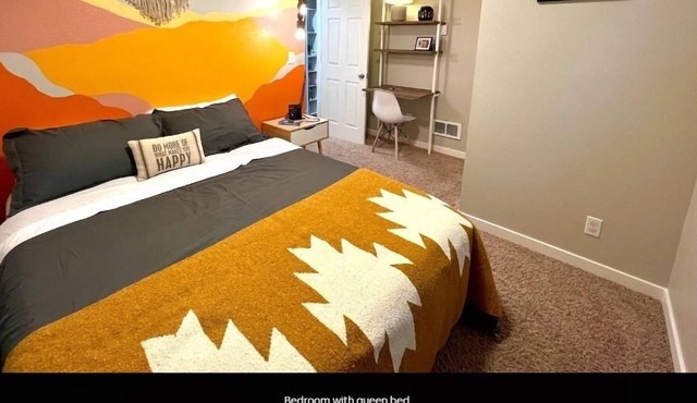 Boho Trails - 2 bed (1 BDRM) laundry&fenced yrd - close to great hikes