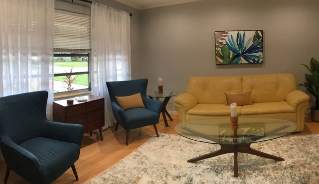 Boho Vibe 3B/2B West of S. Tuttle - 1 mile to City Center