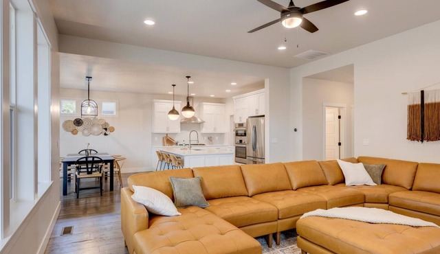 Boise's Hidden Gem! Cute 4 bed / 2.5 bath in a safe and central location.