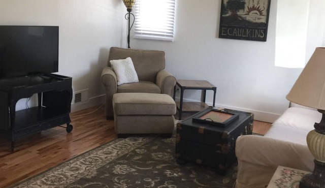 Boise's Jewel on Gem St. With 2 bedrooms & 1 bathroom.