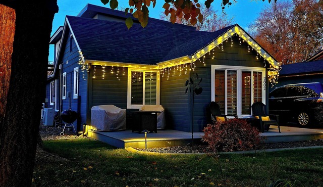 Boise Whitewater Cottage *Bike to town and bike to Boise River and Greenbelt using our 2 provided bikes. You are right in the middle of everything that Boise has to offer from this fantastic location