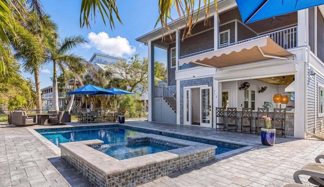 Bokeelia Daydreamin' Incredible 4 bedroom with Pool!
