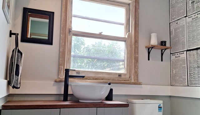 Bokkie's Barn - Country Charm in the heart of Richmond