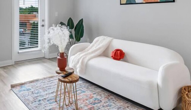 Bold 2132 I Parking I Pool I Gym I Parking