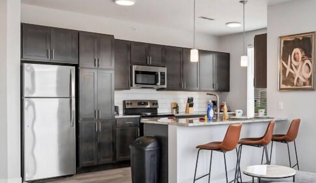 Bold 2202 I Parking I Pool I Gym I Parking