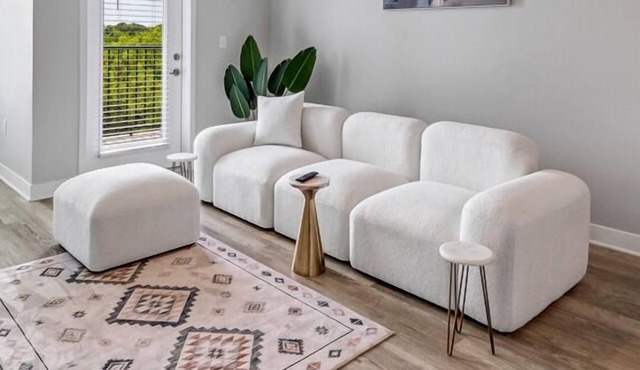 Bold 2324 I Parking I Pool I Gym I Parking