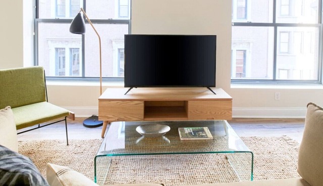 Bold, Spacious 2br in Boston`s Financial District