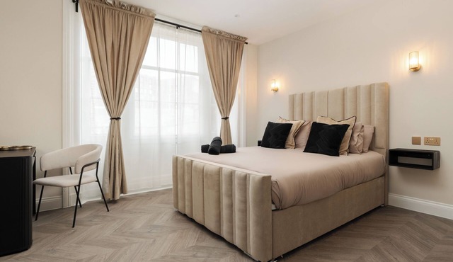 Bold St | Fireplace | Work Desk | 1 Min to Station