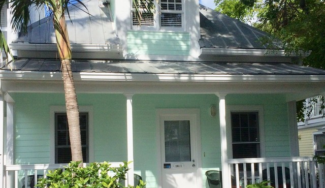 Boli Townhouse - Luxury WEEKLY Rental in gated Truman Annex-Saturday to Saturday