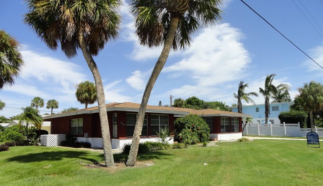 Bollinger Duplex B Pet Friendly 1 Bedroom One Block From Beach