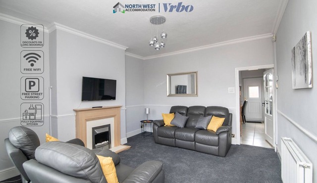 Bolton 2 Bedroom House | Free Parking & WiFi | Ideal for Long Stays
