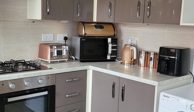 Bolton-2bedroom-2Bathroom-Parking