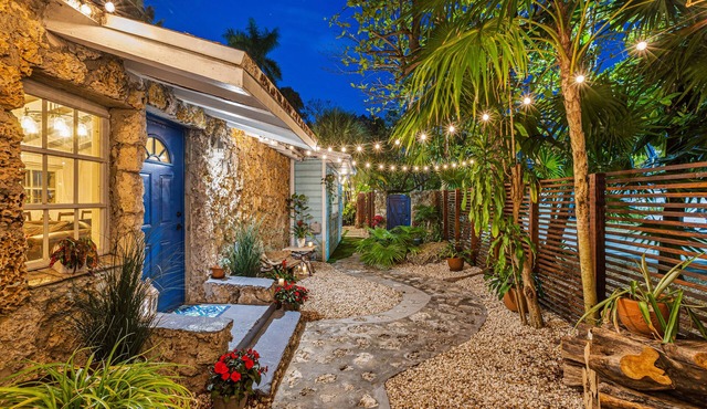 Bombadil's Inn - Historic Cottage & Garden Retreat