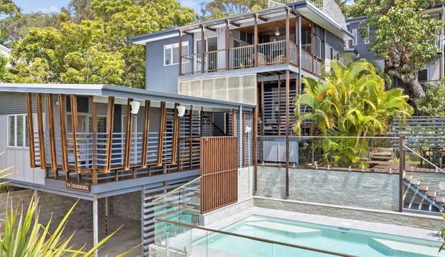 Bombora 5 Bedroom | Straddie's best Beach house | Pool and Wi-Fi :)