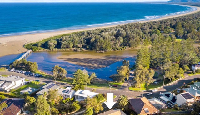 Bombora, Gerroa, South Coast