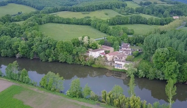 "Bon Accueil" Cosy cottage on the waterfront