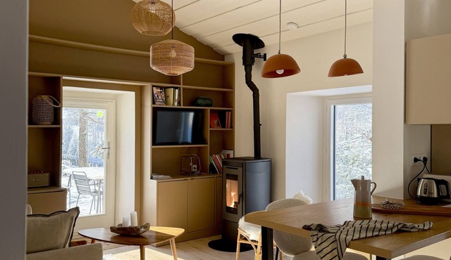 Bon-Henri-4*-Gîte-Exclusive-Ensuite with Bath-Garden view