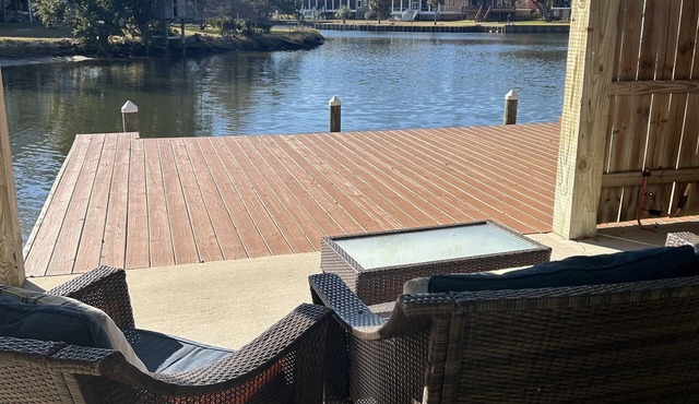 BON SECOUR RIVER CONDO, MINUTES TO GULF SHORES BEACHES. NO PETS