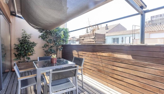 Bonanova attic apartment w/private terrace for 6