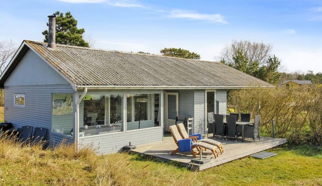 "Bondi" - 150m from the sea by Interhome