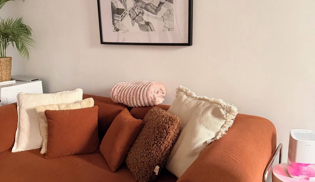 Bondi Beach House - 5 mins to iconic Bondi beach, restaurants & cafes steps away