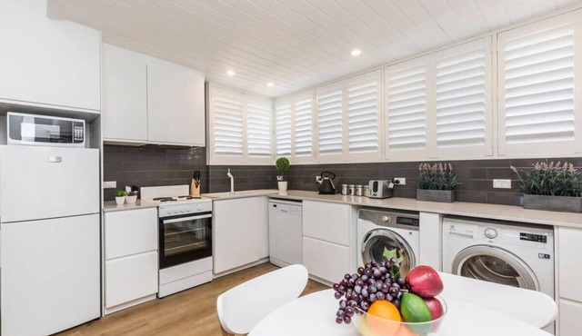 Bondi Beach Spacious Apartment