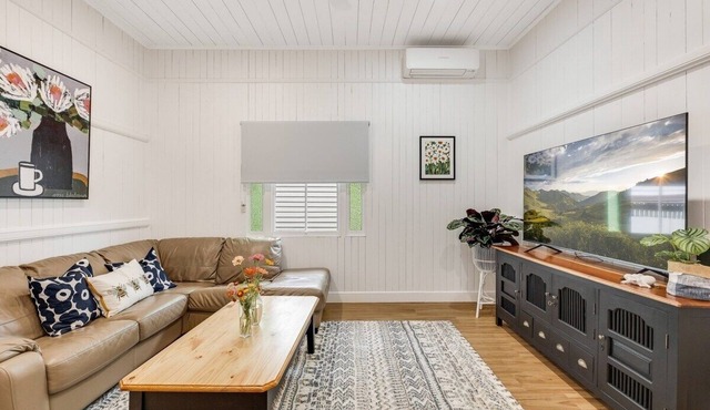 Bondi Cottage on Queens Park!