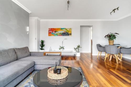 Bondi Heights- ModTop Floor-2Br Views Pool Car Spc