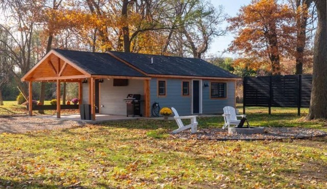 Bone's Backwater Retreat - "Where Rest and Relax are on Repeat!" 1 bd Cabin