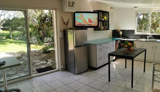 Bonifacio,Studio indépendant, sous les oliviers