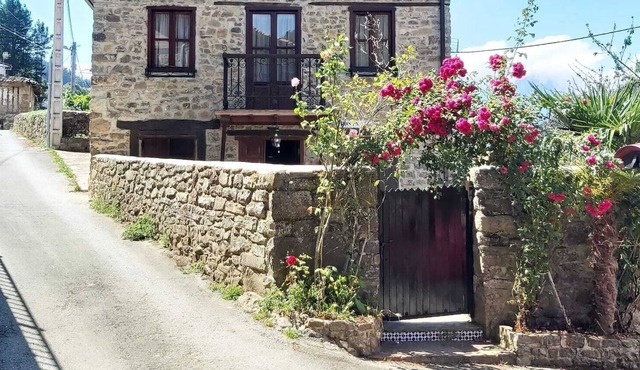 Bonita Casa con Jardín y Vista a Picos de Europa