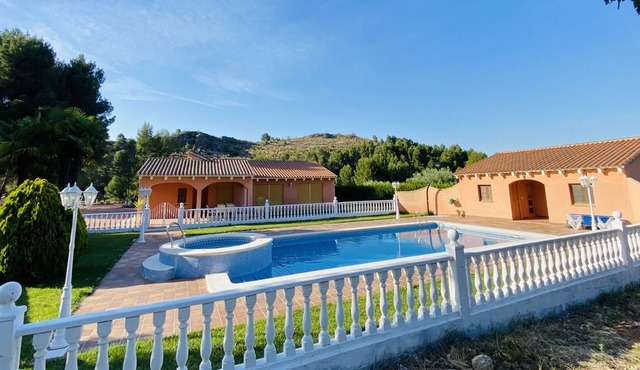 Bonito Chalet Junto al Nacimiento De la Fuente Mula