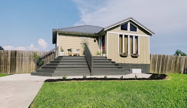Bonnabel Haus w/Stocktank Pool ft. on DIY Network