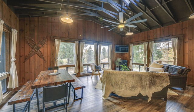 Bonners Ferry Cabin w/Wraparound Deck & Views!
