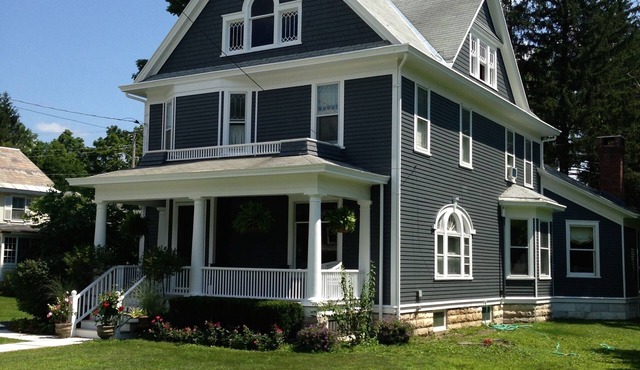 BONNET HOUSE - LUXURY STAY IN A 130 YEAR OLD HOME - WALK TO SHOPS & DINING