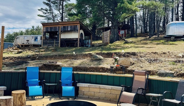 Bonnie and Clyde -Green Acres Resort