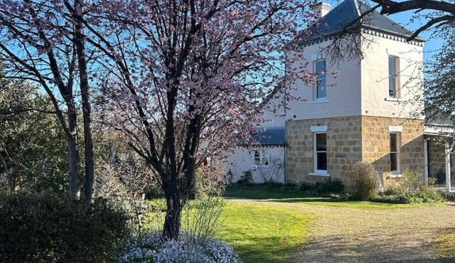 Bonnie Blink - Historic 1874 Home with Bush Views