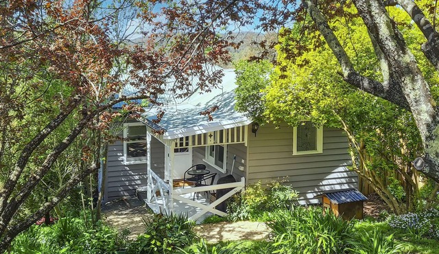 BONNIE BRAE COTTAGE, a cosy miners cottage in Hepburn Springs