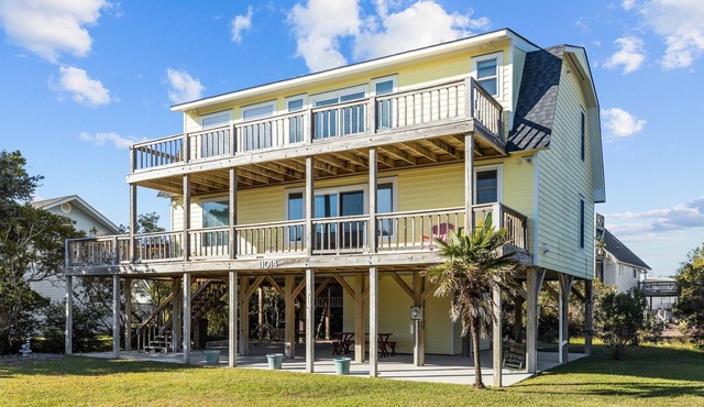 Bonnie Dune| 4BR Coastal Getaway