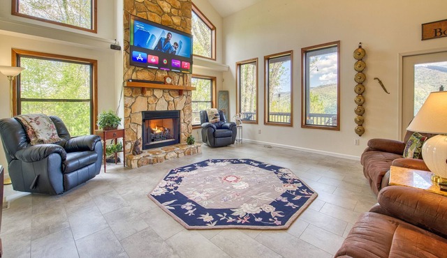 Bonnie View 21 - Amazing Smoky Mountain Retreat With Beautiful Scenic Views! by RedAwning