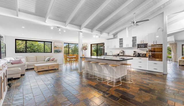 Bonvarly Guest House