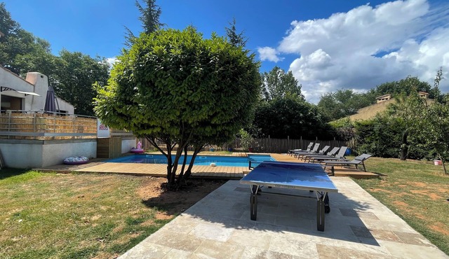 BONZINI, PÉTANQUE, PING-PONG AND SWIMMING POOL 5 mns from SAINTE VICTOIRE.