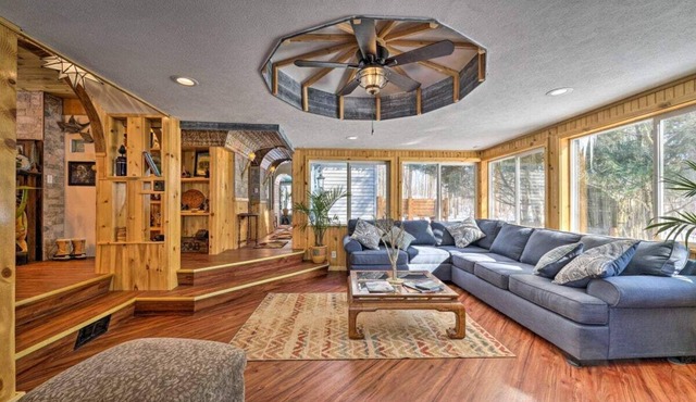 Book 3 nights, get the 4th night Free!nThe Hot Tub lounge is now open.