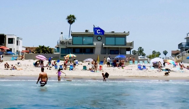 BOOK 3 NIGHTS GET THE 4TH FOR FREE OCEANFRONT!
