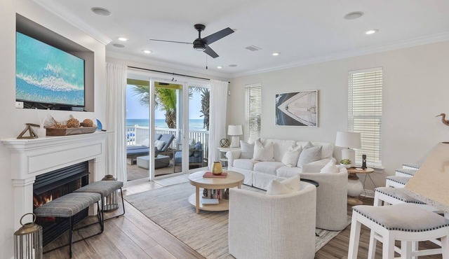 Book A Spring Getaway! Gulf-Front Views! Private Pool! 4 Adult Bikes!