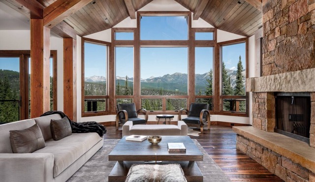 Book a Winter Getaway Today! Luxurious Estate Comfortably Sleeps Up to 12 Guests